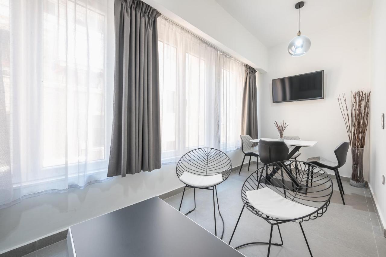 Iguana Gold Luxury Suites 2 Athene Buitenkant foto