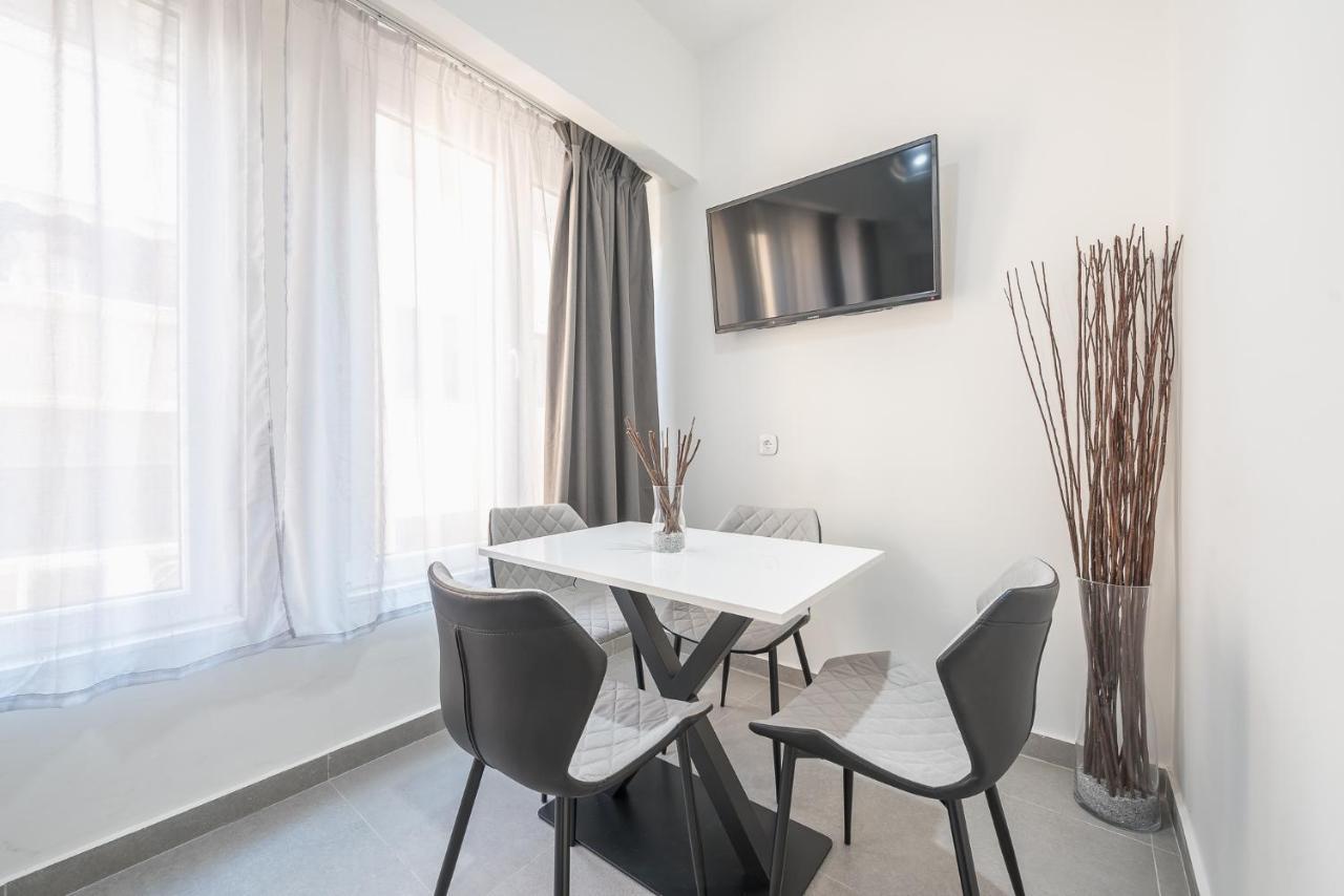 Iguana Gold Luxury Suites 2 Athene Buitenkant foto