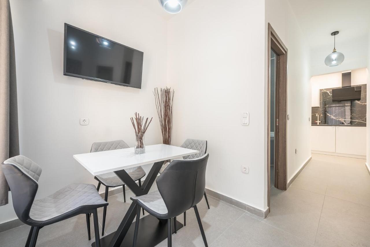 Iguana Gold Luxury Suites 2 Athene Buitenkant foto